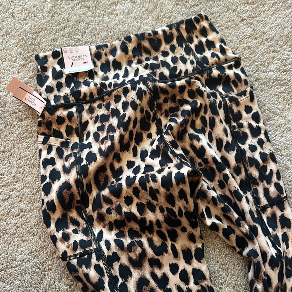 Leopard Victoria’s secret sz 4 leggings NWT